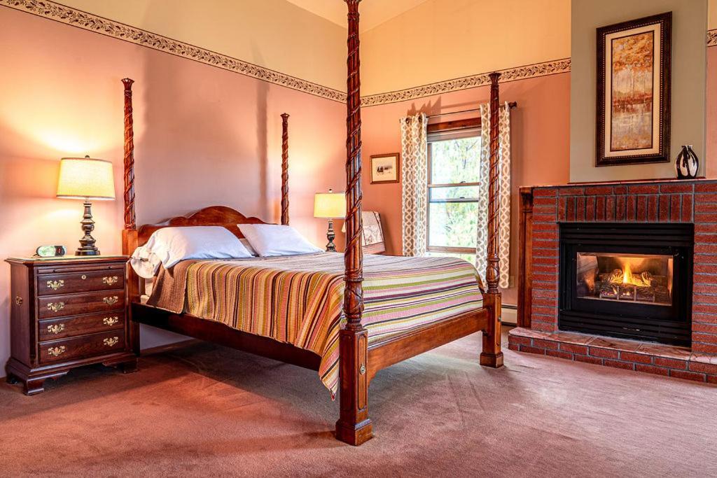 Point Au Roche Lodge Платтсбург Экстерьер фото