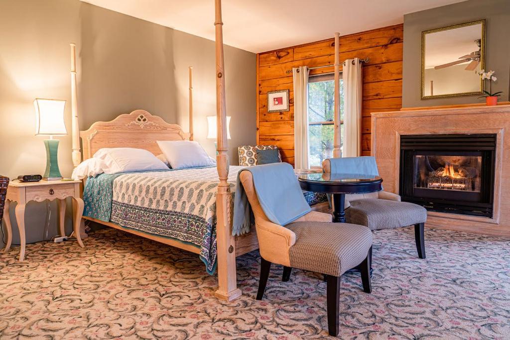 Point Au Roche Lodge Платтсбург Экстерьер фото